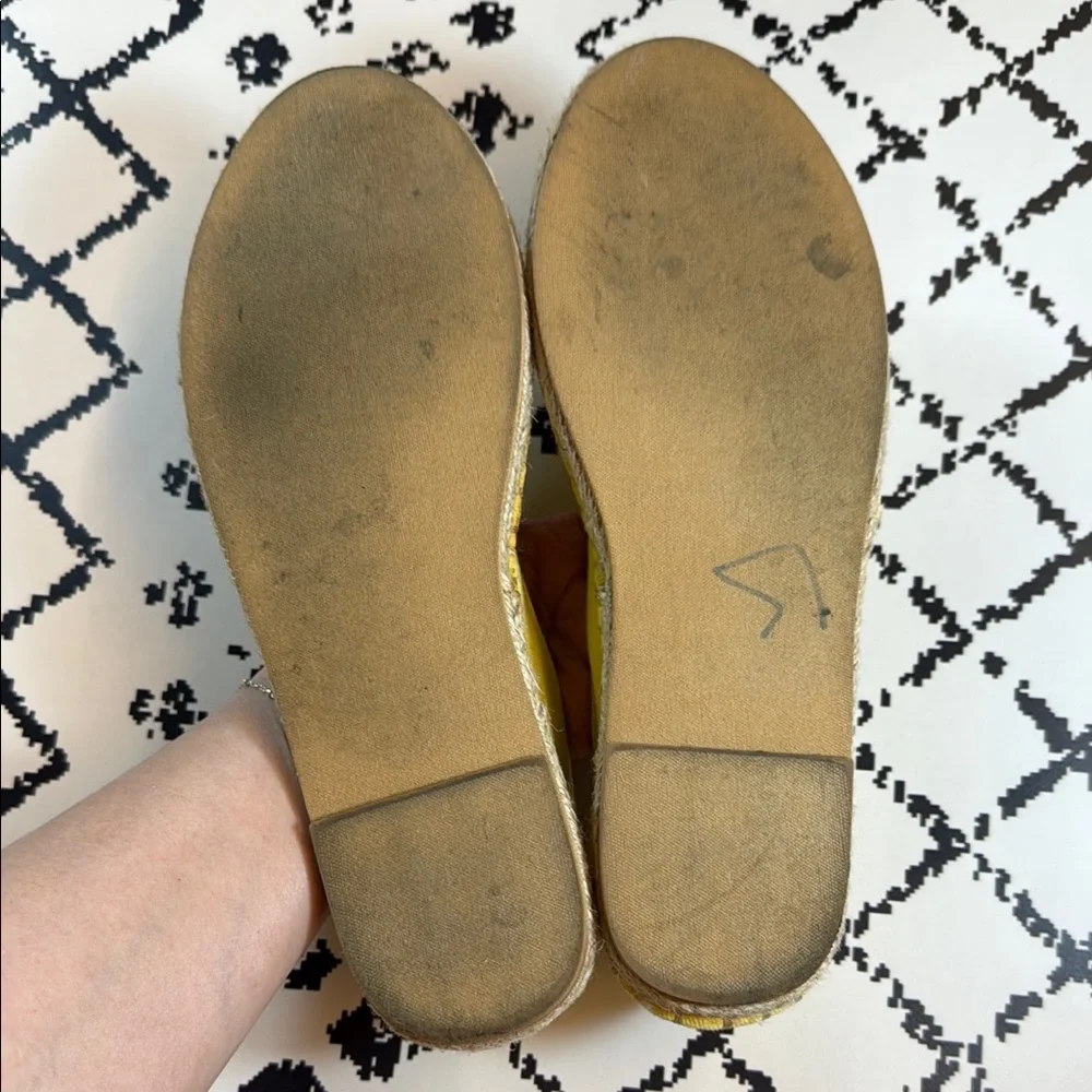 London Fog Yellow Espadrilles Casual Comfort - US Size 7.5 - EUC